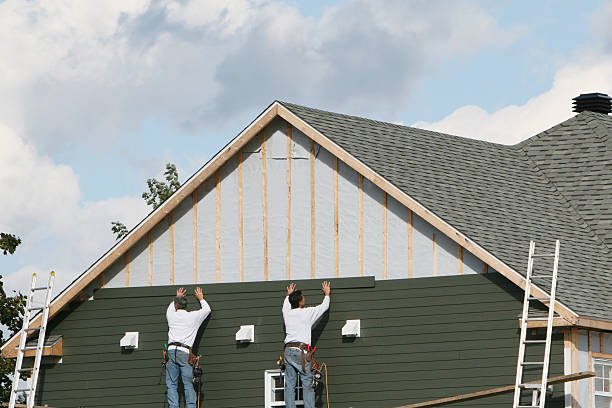 Professional Siding Contractor technician working in Hardyville, VA